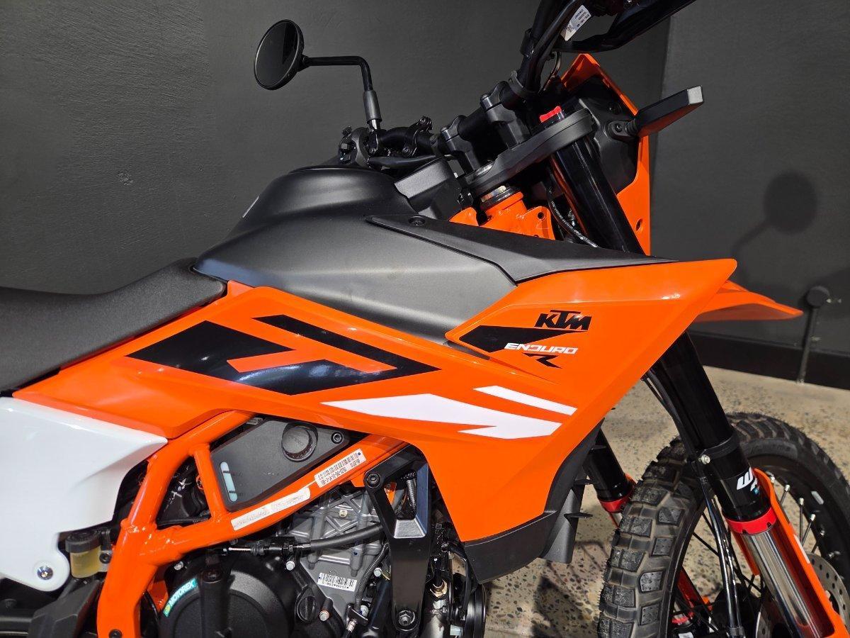2025 KTM 390 ENDURO R DUAL SPORTS