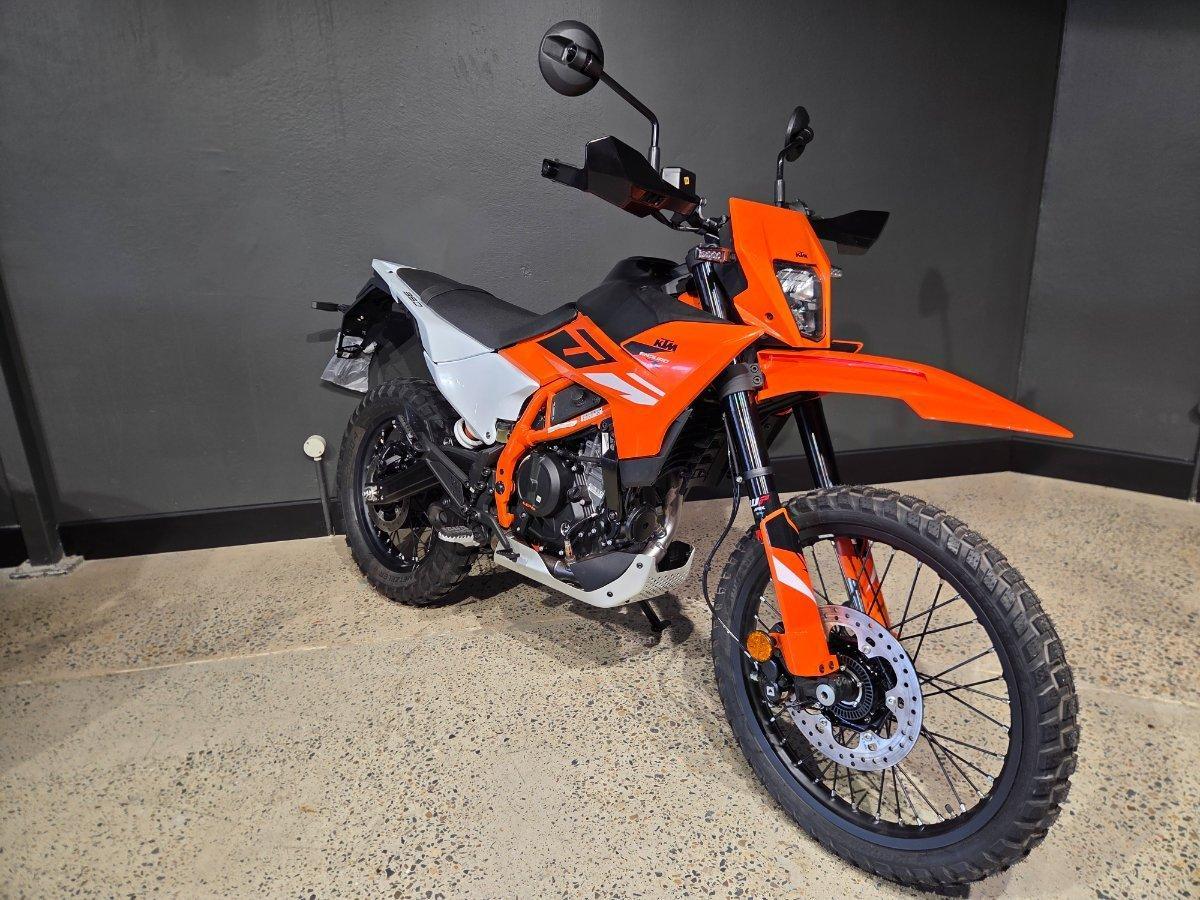 2025 KTM 390 ENDURO R DUAL SPORTS