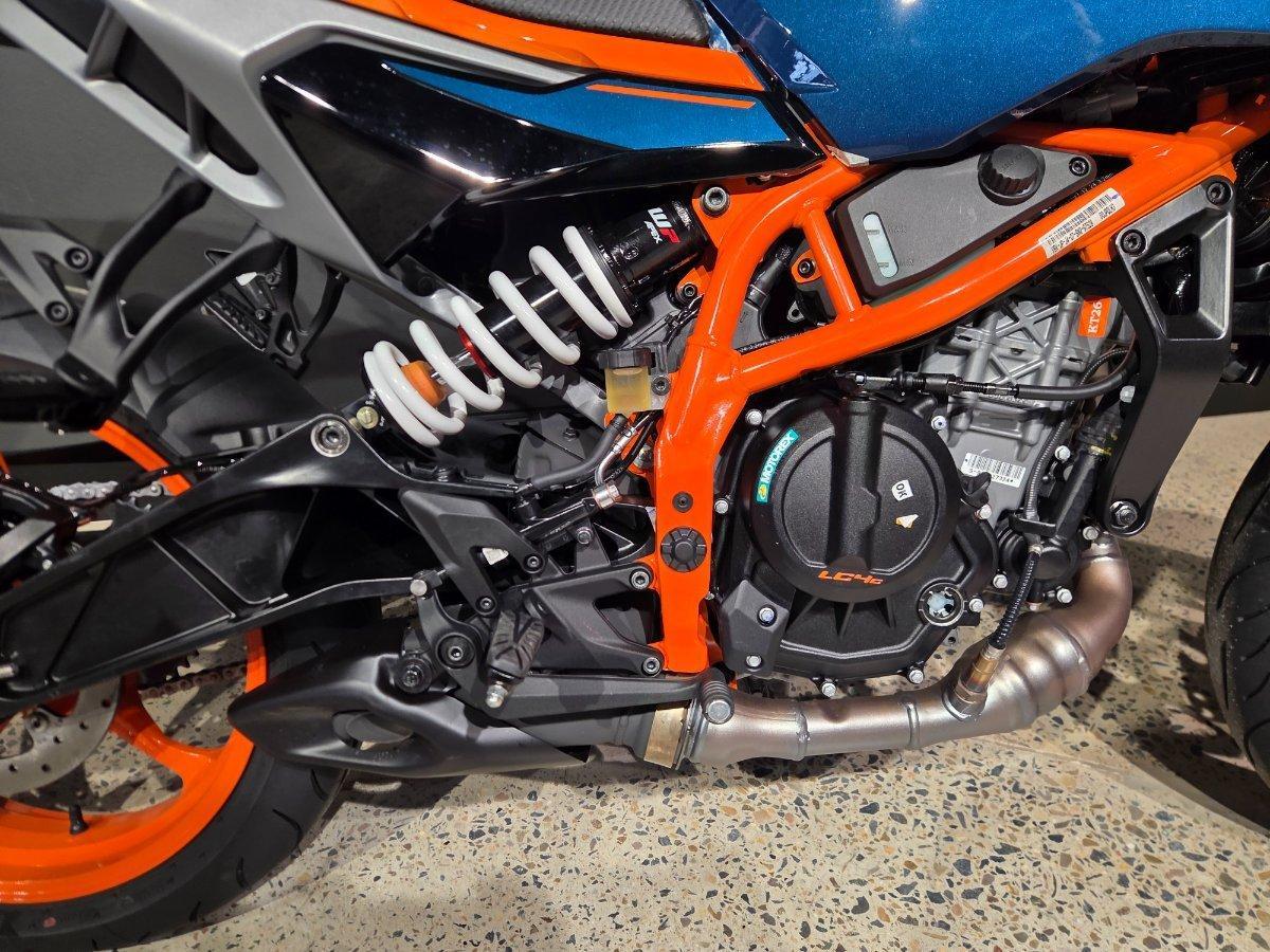 2025 KTM 390 DUKE ROAD
