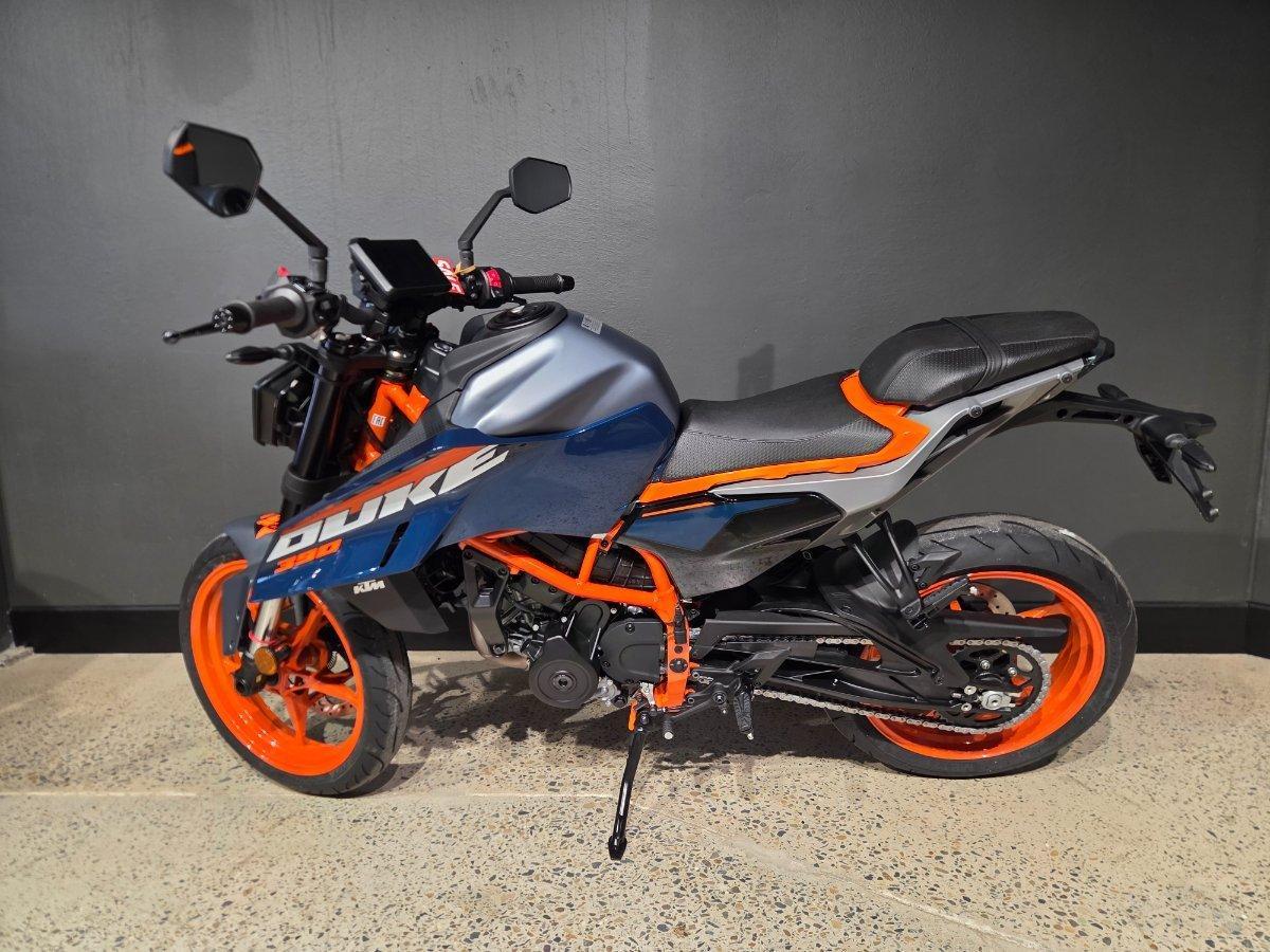 2025 KTM 390 DUKE ROAD