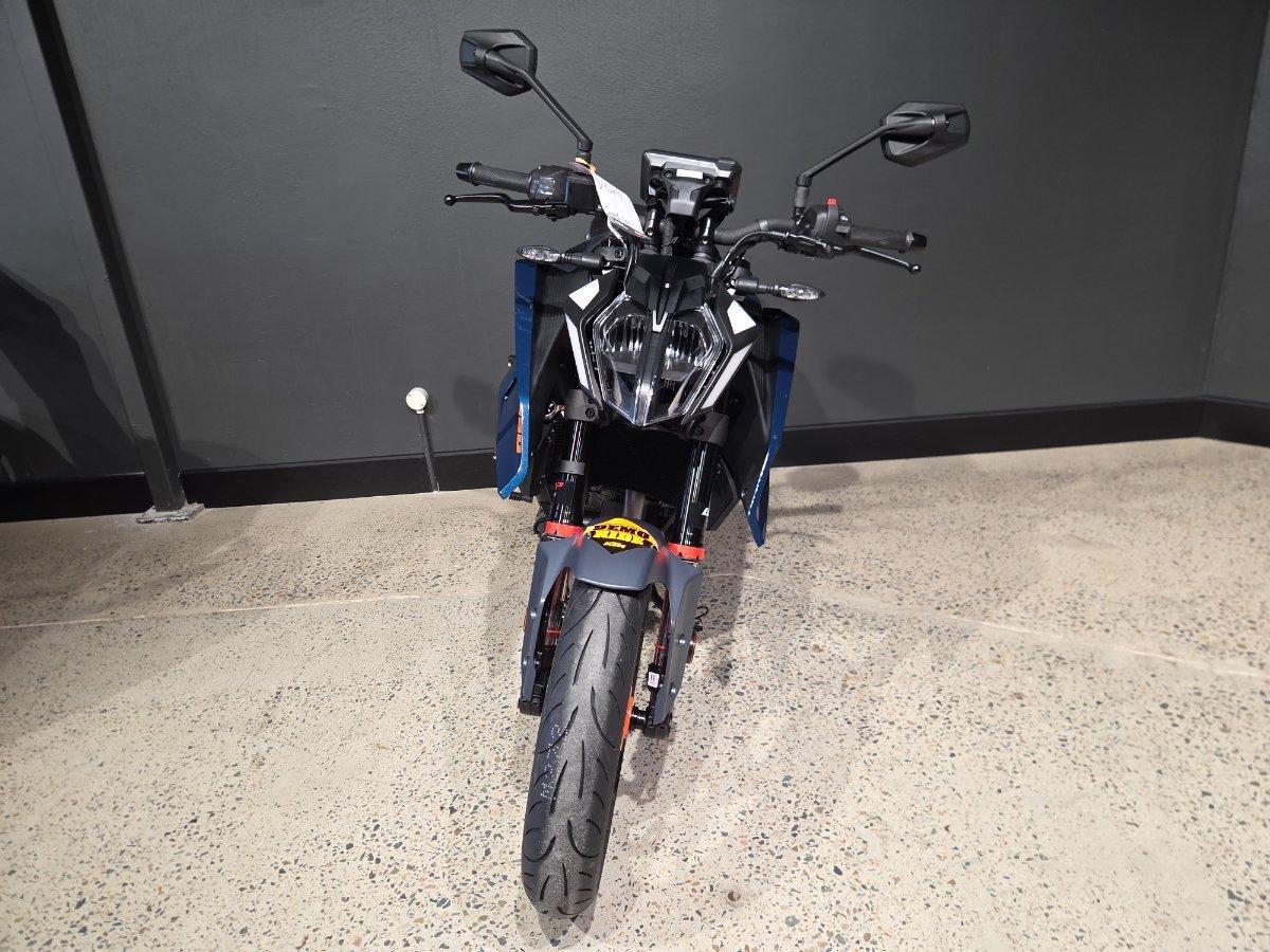 2025 KTM 390 DUKE ROAD