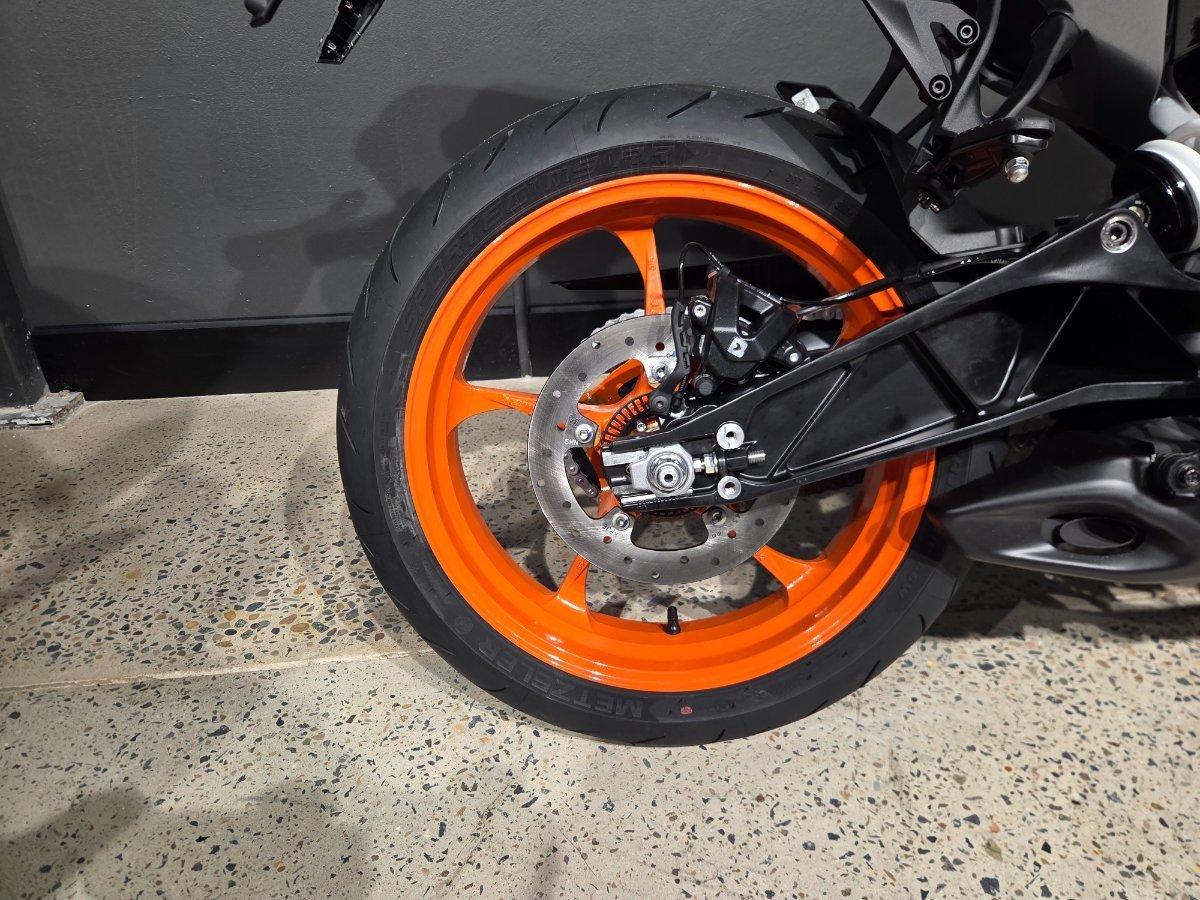 2025 KTM 390 DUKE ROAD