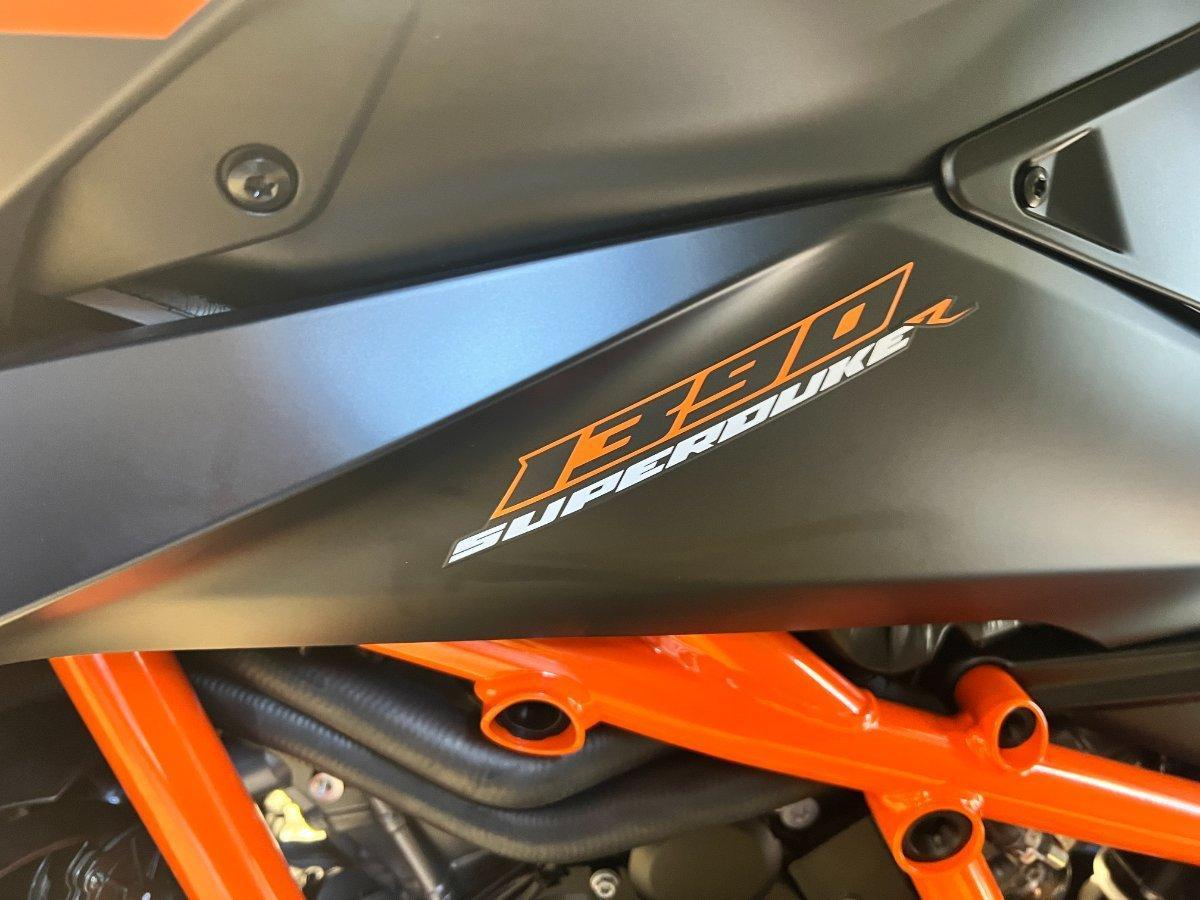 2026 KTM 1390 SUPER DUKE R EVO SPORTS
