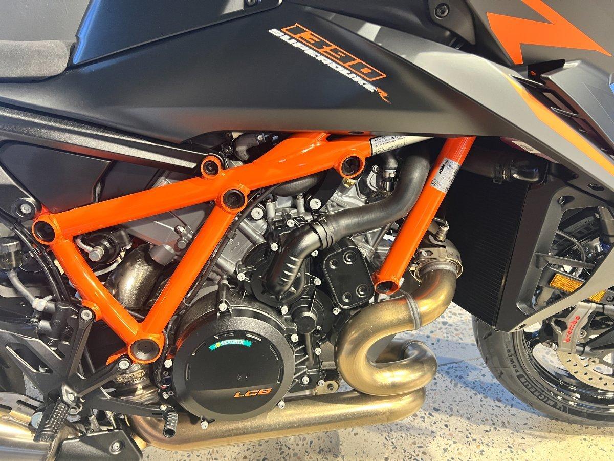 2026 KTM 1390 SUPER DUKE R EVO SPORTS