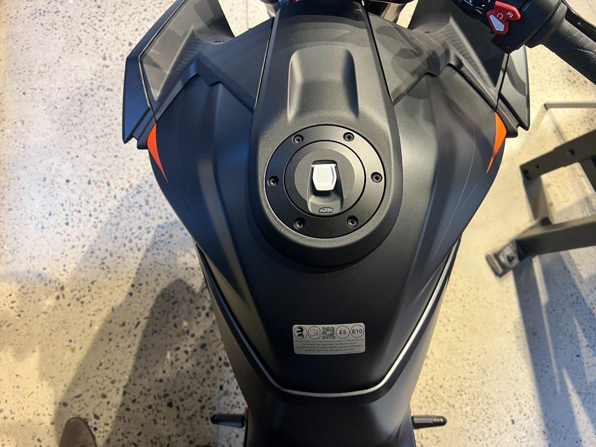 2026 KTM 1390 SUPER DUKE R EVO SPORTS