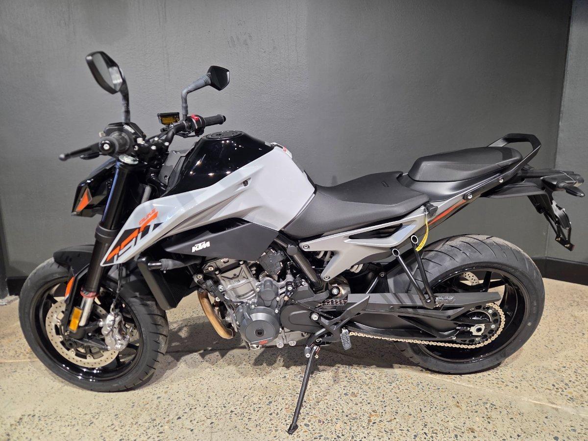2024 KTM 790 DUKE ROAD