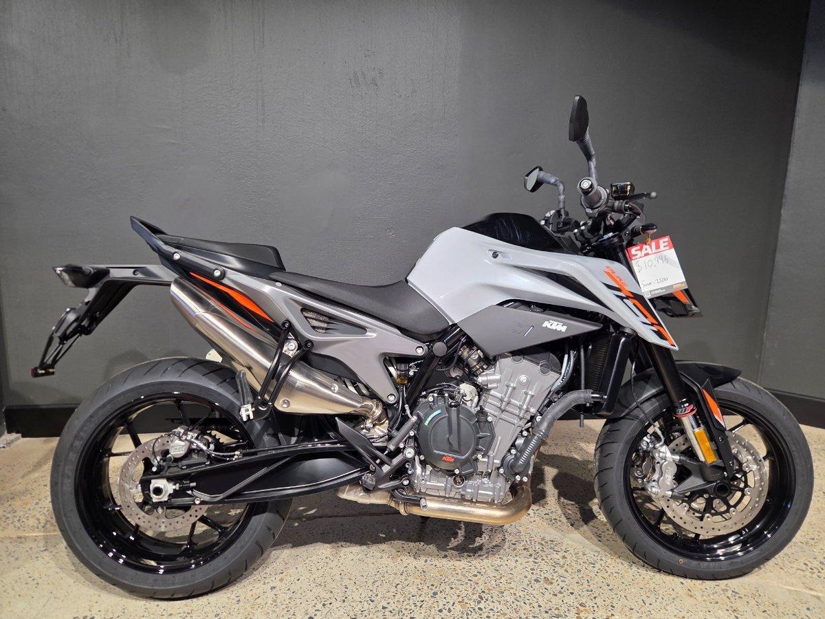 2024 KTM 790 DUKE ROAD