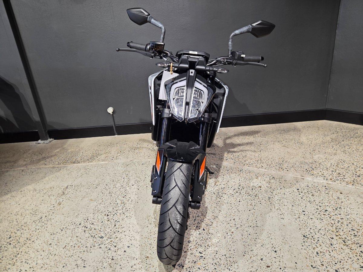 2024 KTM 790 DUKE ROAD