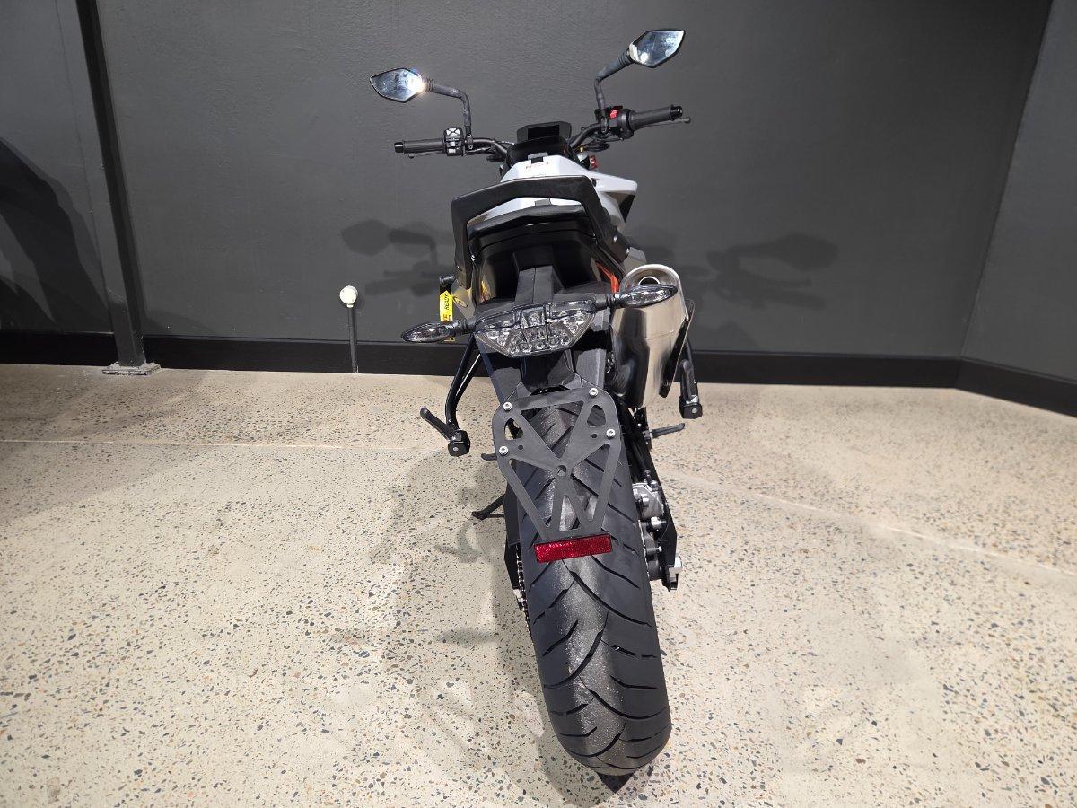 2024 KTM 790 DUKE ROAD
