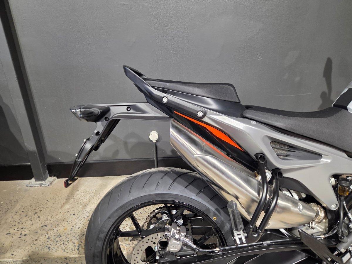 2024 KTM 790 DUKE ROAD