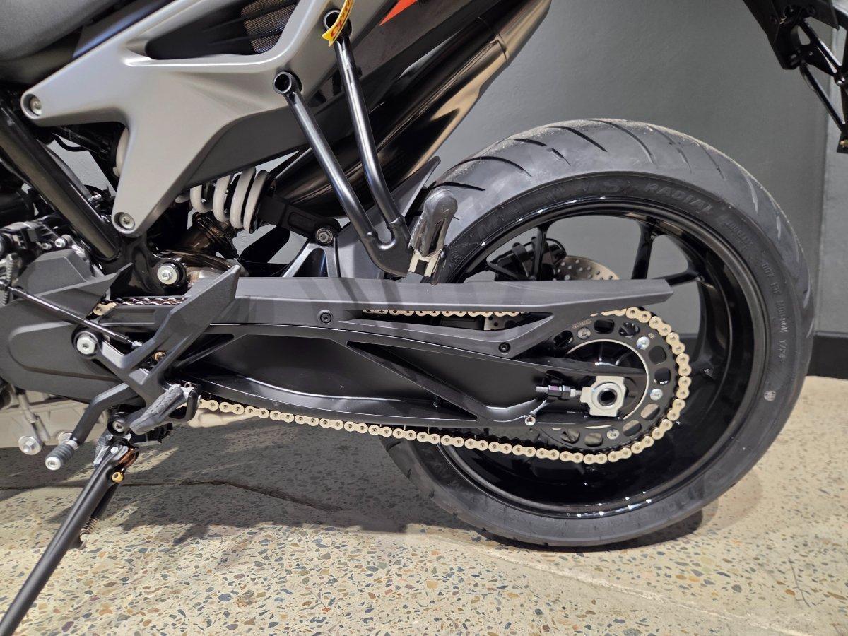 2024 KTM 790 DUKE ROAD