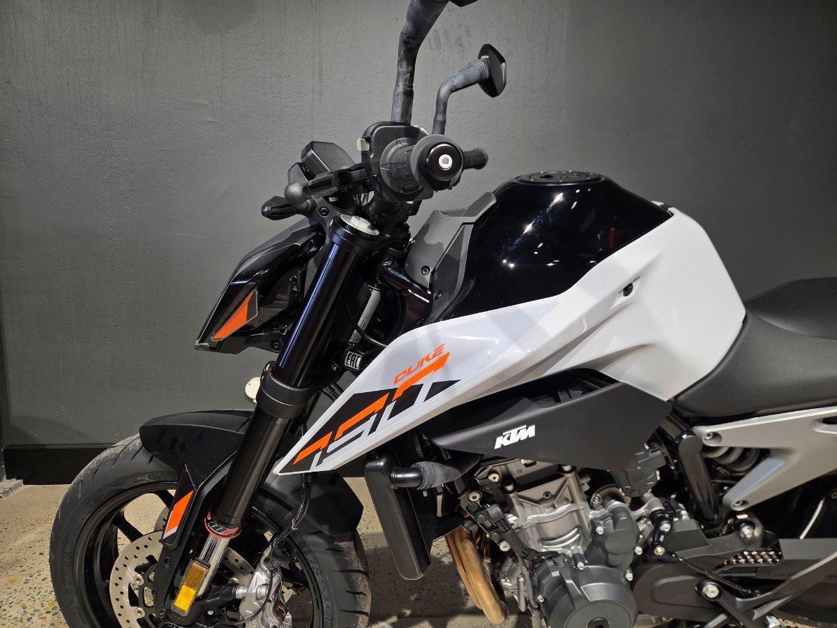 2024 KTM 790 DUKE ROAD