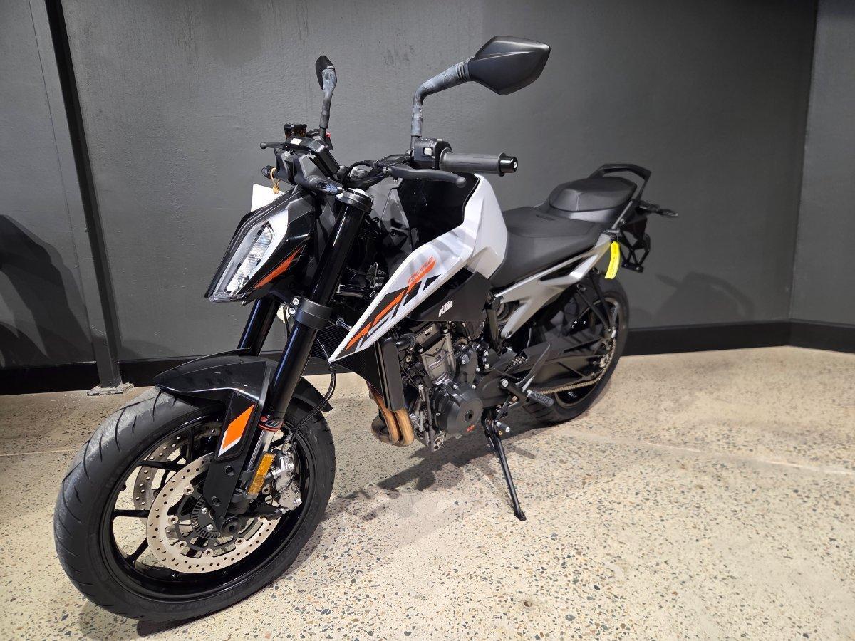 2024 KTM 790 DUKE ROAD