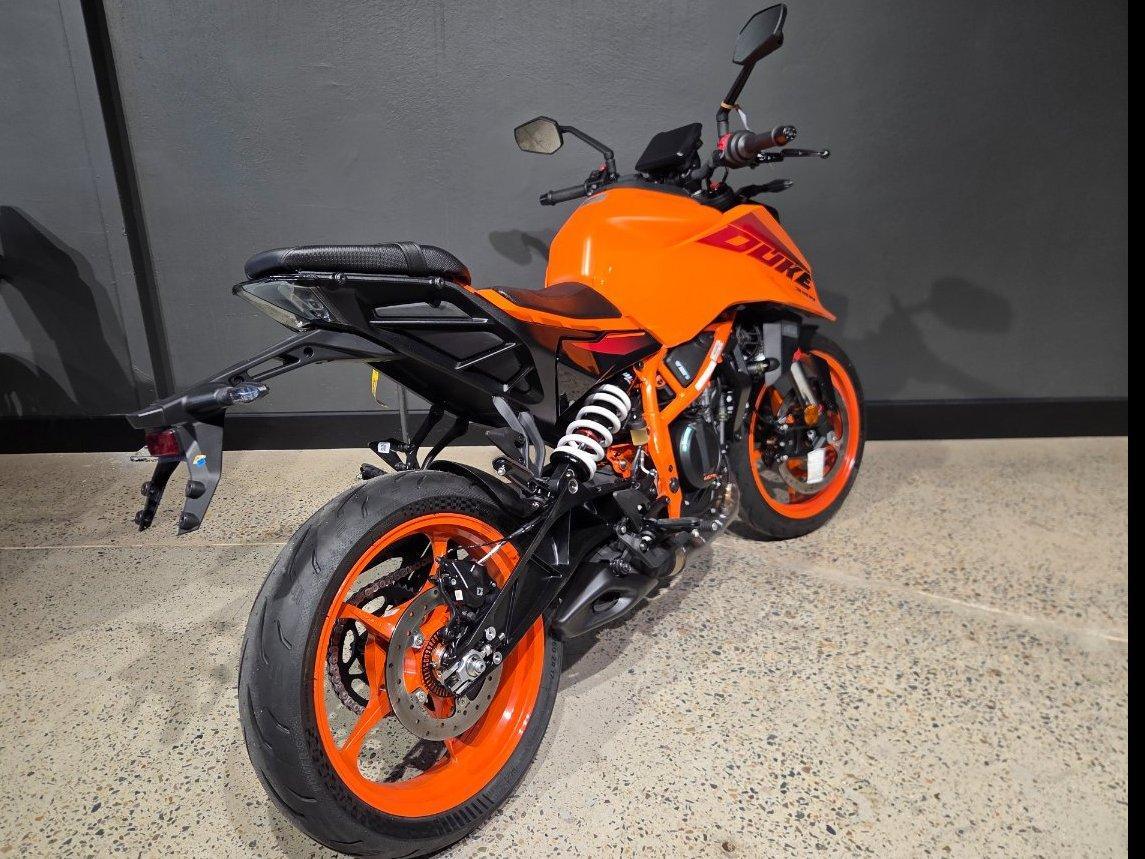 2025 KTM 390 DUKE ROAD