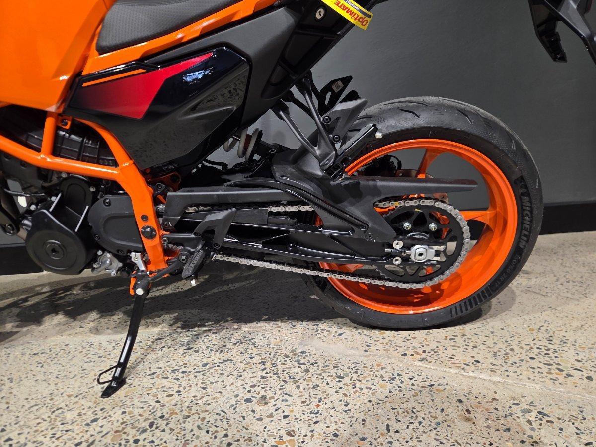 2025 KTM 390 DUKE ROAD