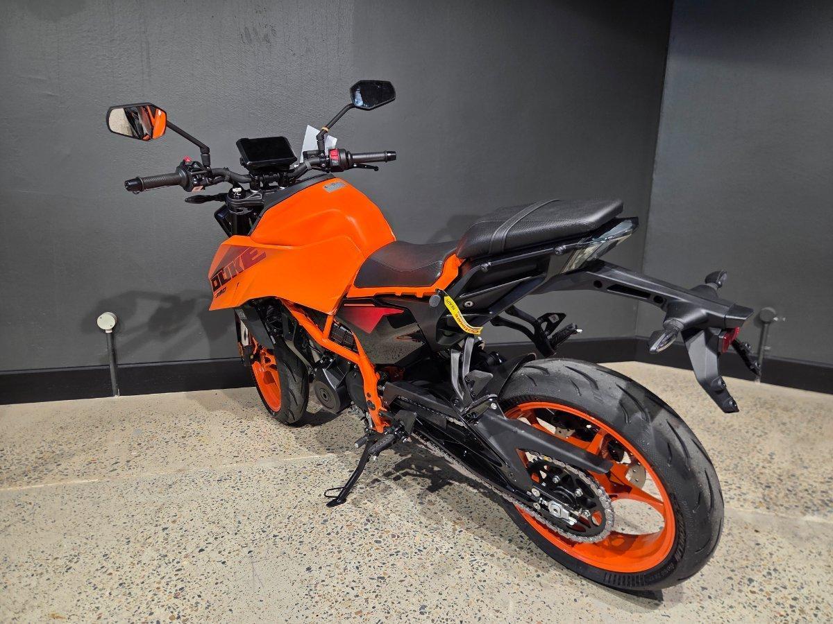 2025 KTM 390 DUKE ROAD