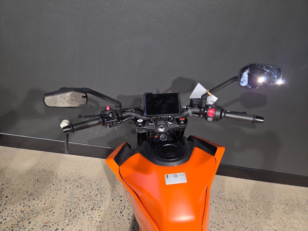 2025 KTM 390 DUKE ROAD