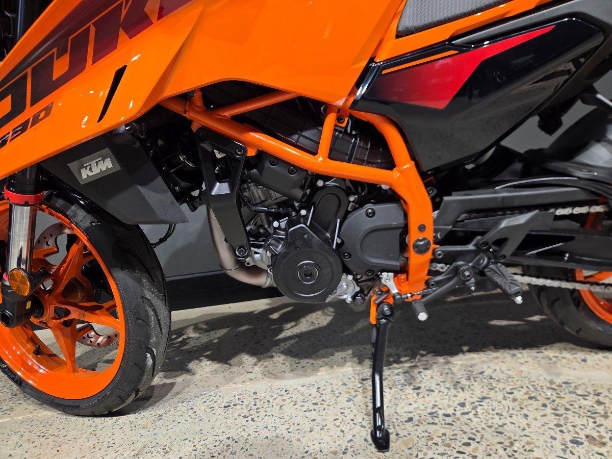 2025 KTM 390 DUKE ROAD