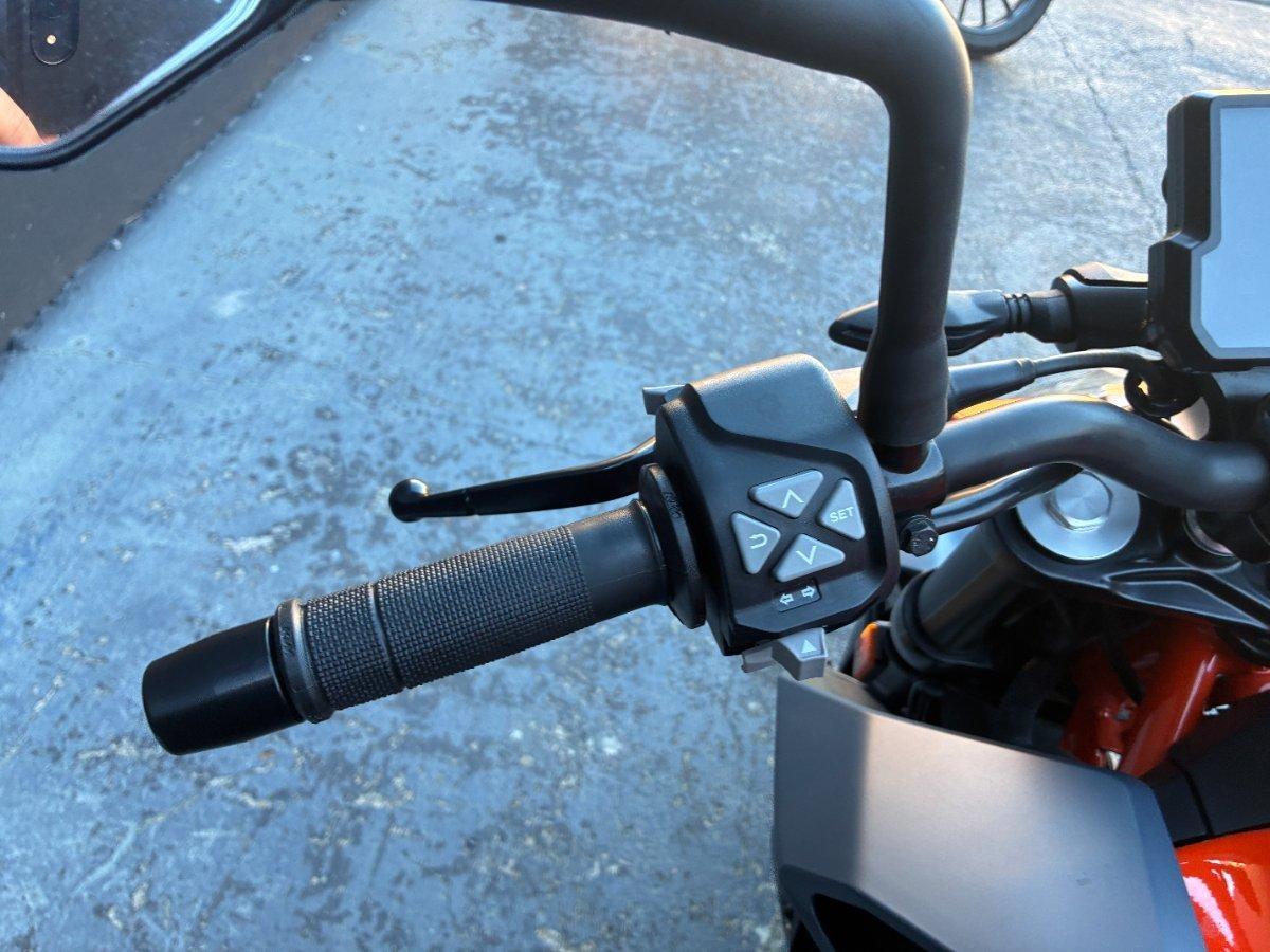 2023 KTM 390 DUKE ROAD