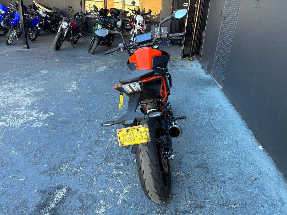 2023 KTM 390 DUKE ROAD