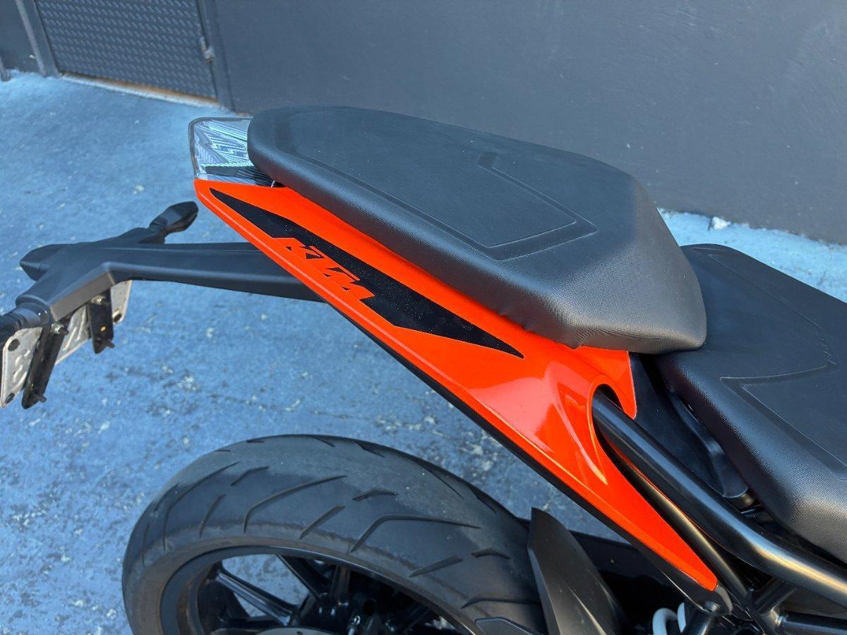 2023 KTM 390 DUKE ROAD
