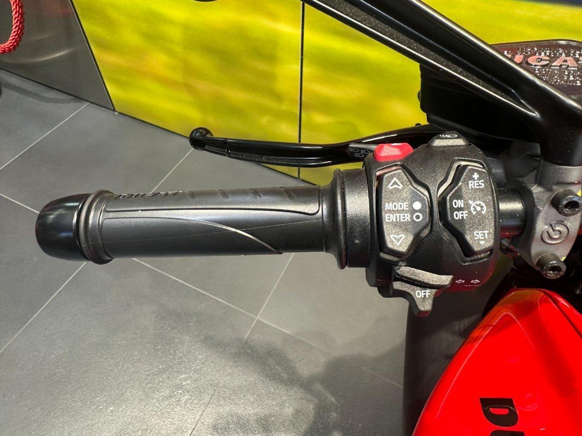 2026 DUCATI DIAVEL V4 CRUISER