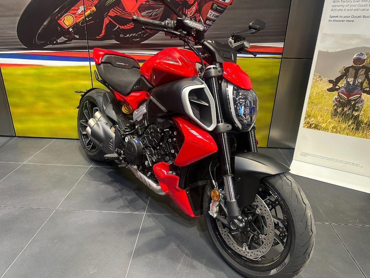 2026 DUCATI DIAVEL V4 CRUISER