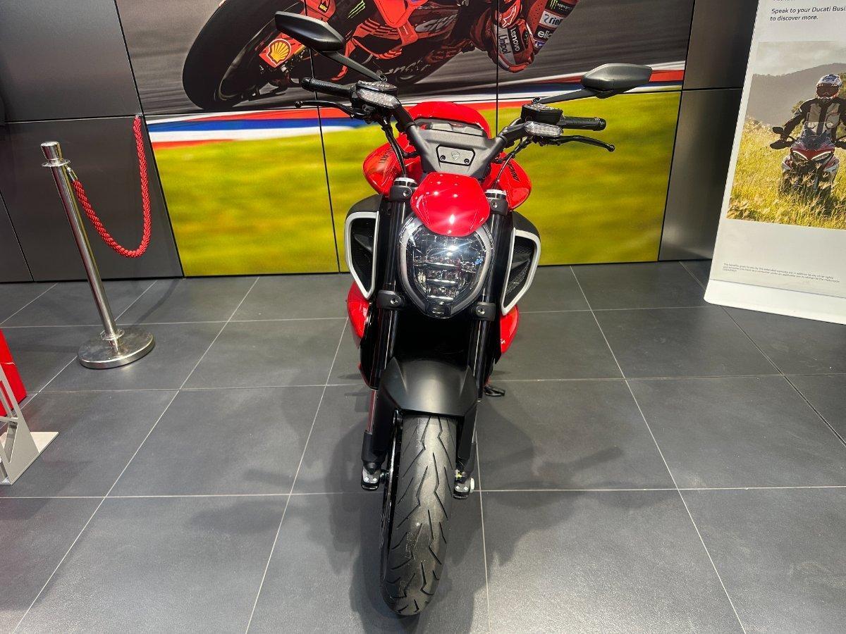 2026 DUCATI DIAVEL V4 CRUISER