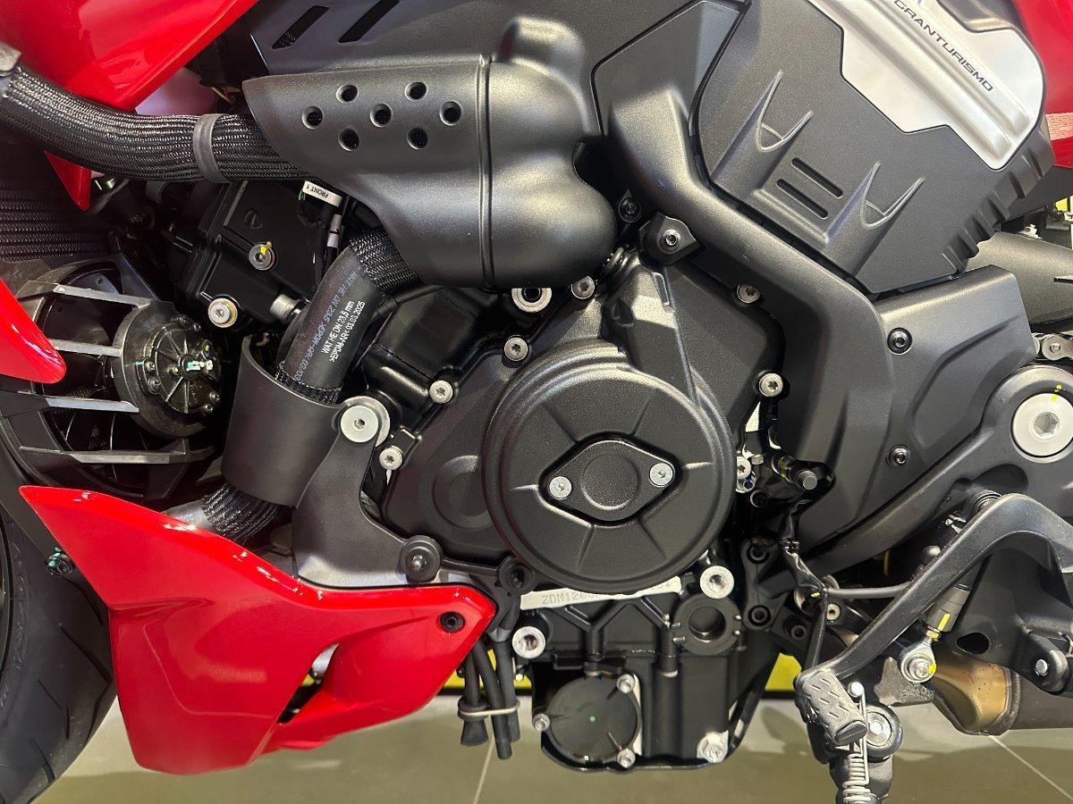2026 DUCATI DIAVEL V4 CRUISER