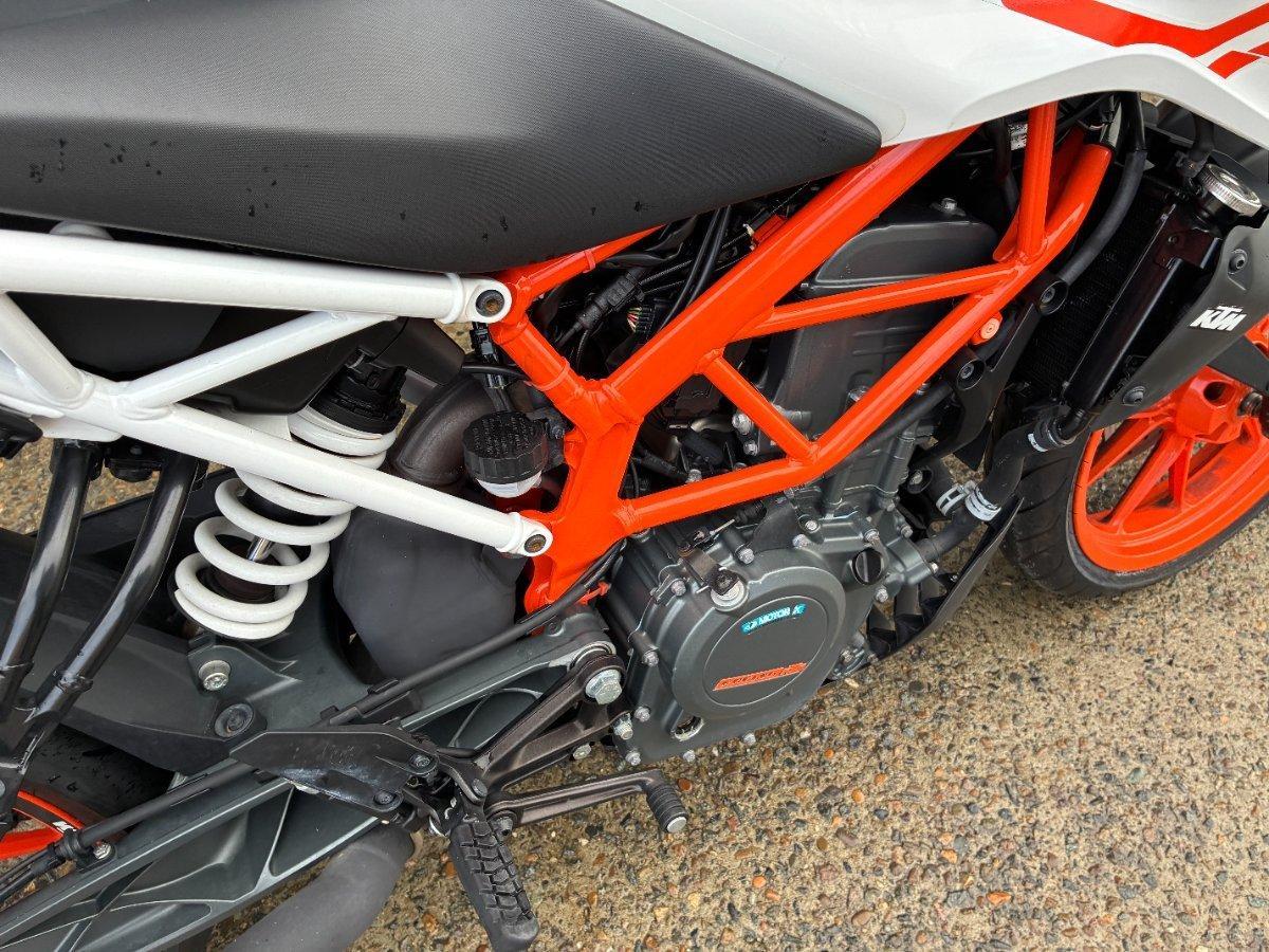 2017 KTM 390 DUKE ROAD