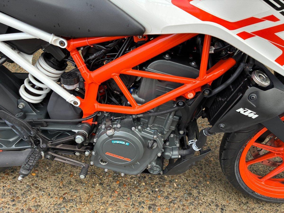 2017 KTM 390 DUKE ROAD