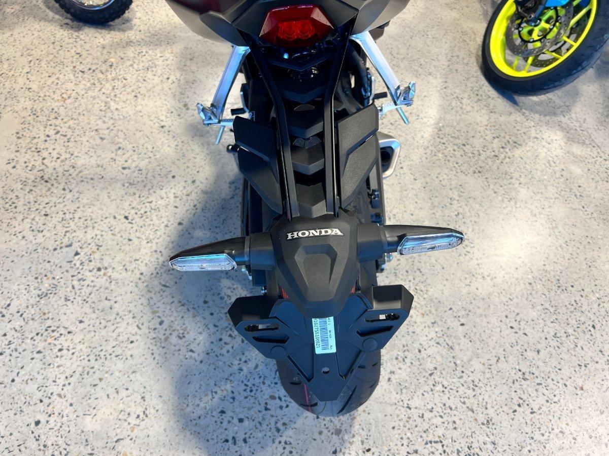 2026 HONDA CB650R E-CLUTCH SPORTS