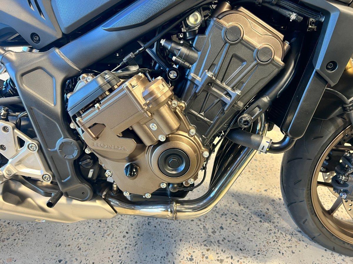 2026 HONDA CB650R E-CLUTCH SPORTS