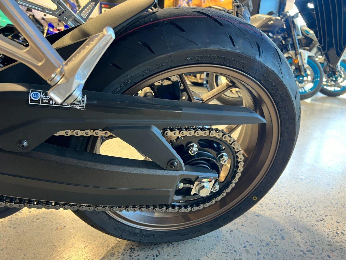 2026 HONDA CB650R E-CLUTCH SPORTS