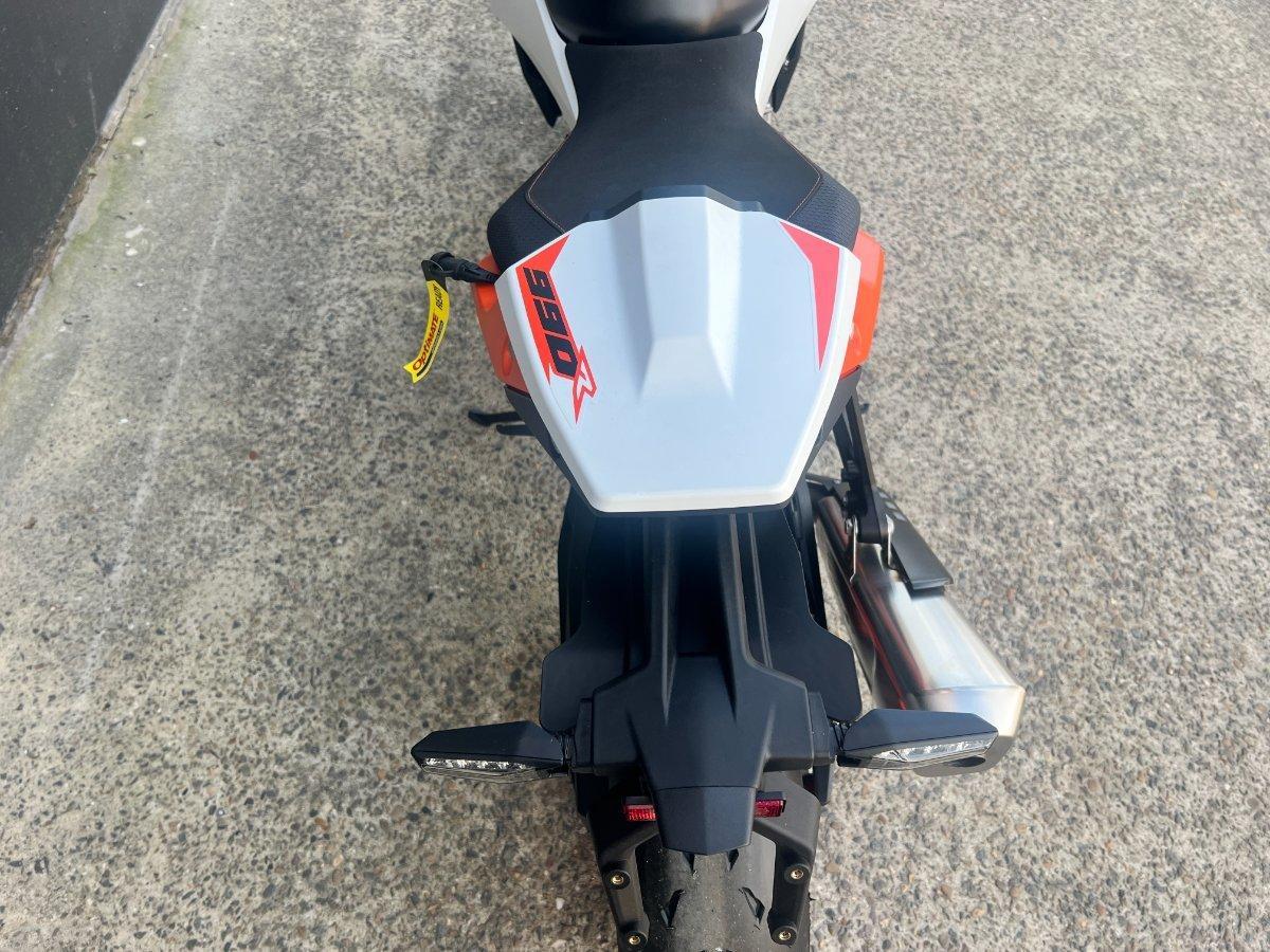 2026 KTM 990 DUKE R ROAD