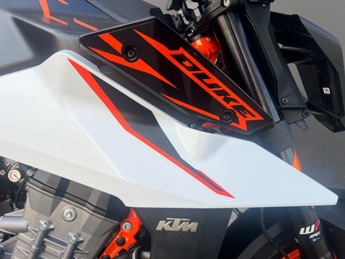 2026 KTM 990 DUKE R ROAD