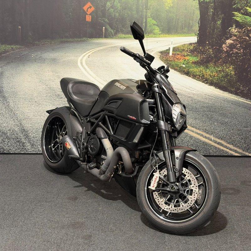 2016 DUCATI DIAVEL CARBON CRUISER