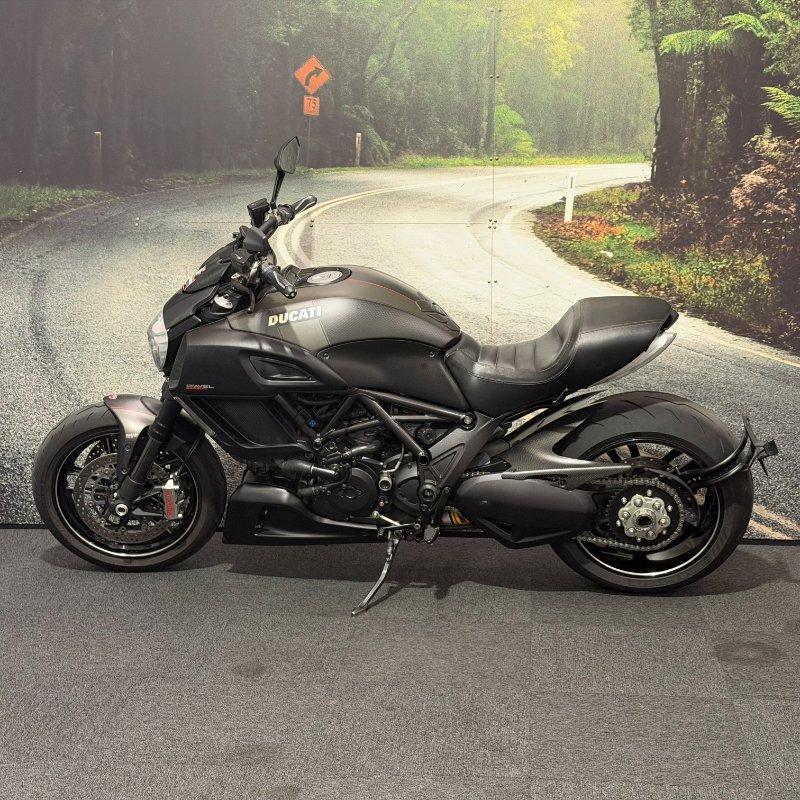 2016 DUCATI DIAVEL CARBON CRUISER