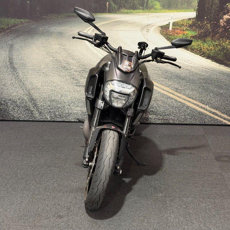 2016 DUCATI DIAVEL CARBON CRUISER