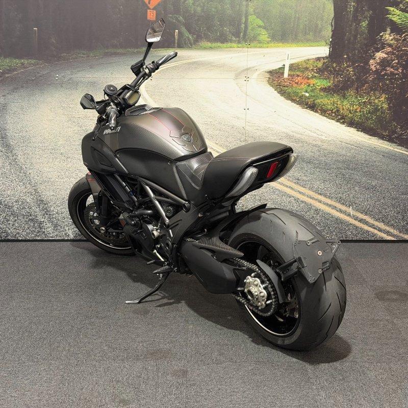 2016 DUCATI DIAVEL CARBON CRUISER