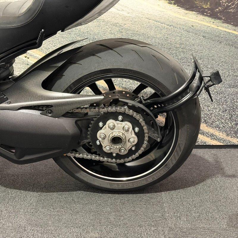 2016 DUCATI DIAVEL CARBON CRUISER