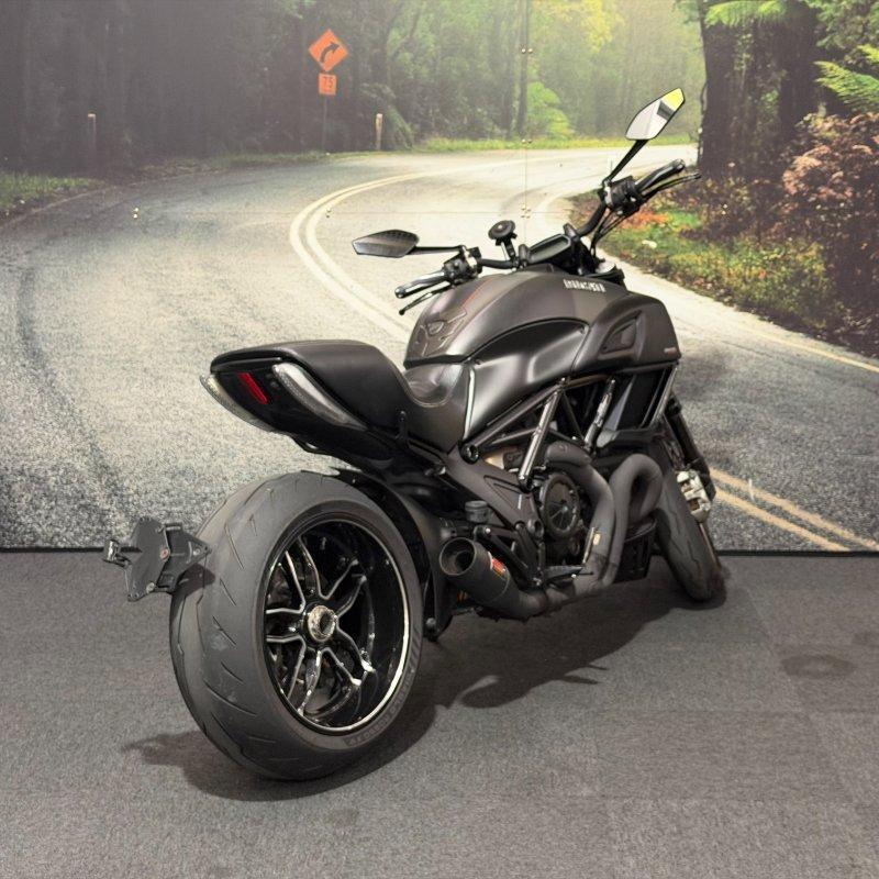 2016 DUCATI DIAVEL CARBON CRUISER