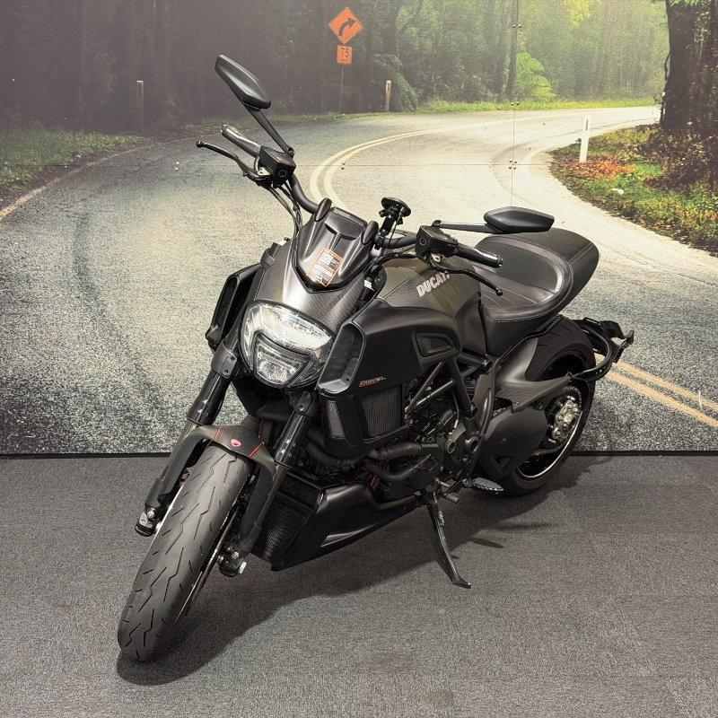 2016 DUCATI DIAVEL CARBON CRUISER