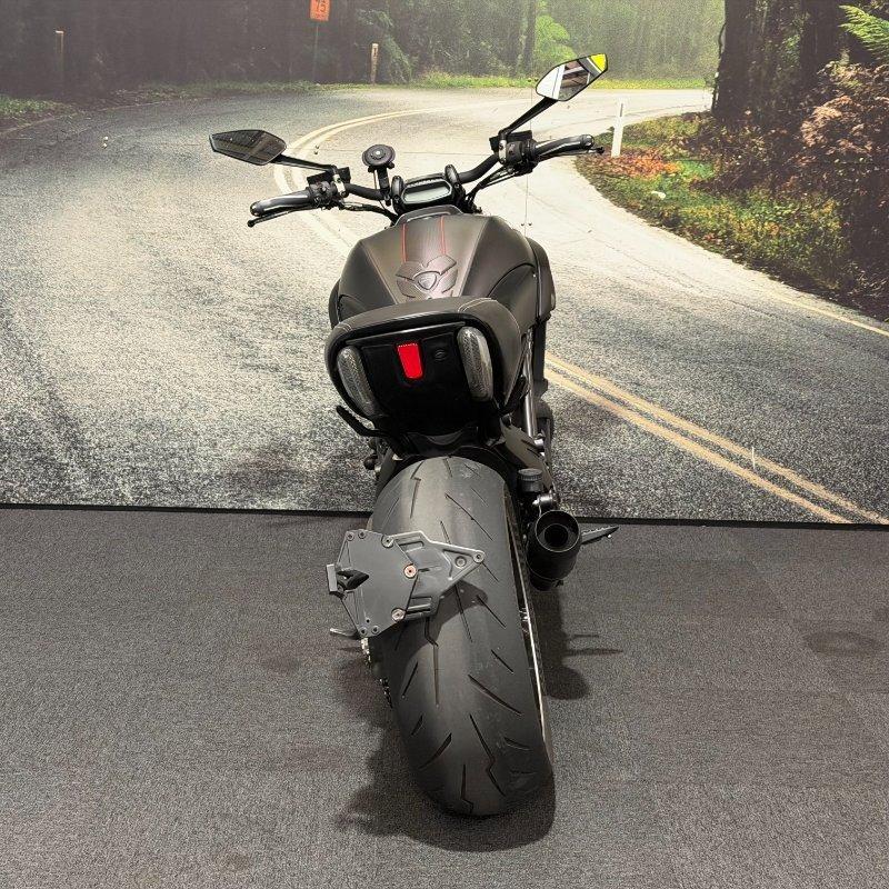 2016 DUCATI DIAVEL CARBON CRUISER