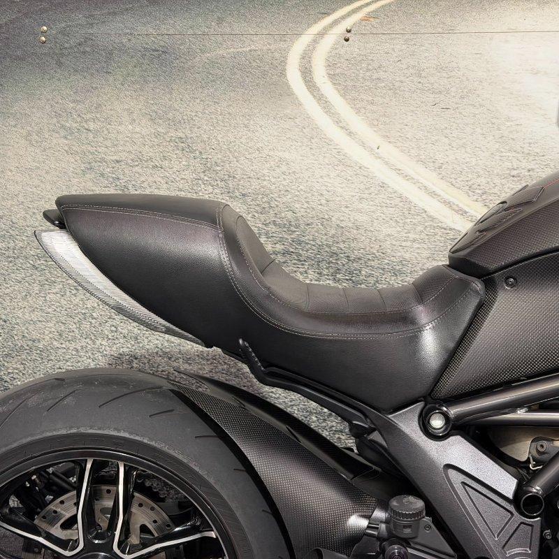 2016 DUCATI DIAVEL CARBON CRUISER