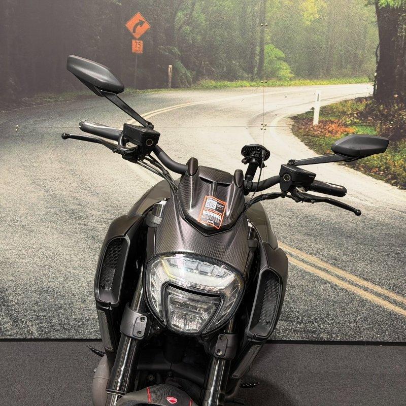 2016 DUCATI DIAVEL CARBON CRUISER