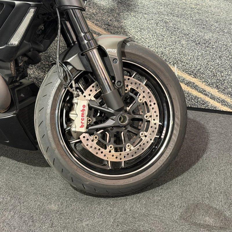 2016 DUCATI DIAVEL CARBON CRUISER