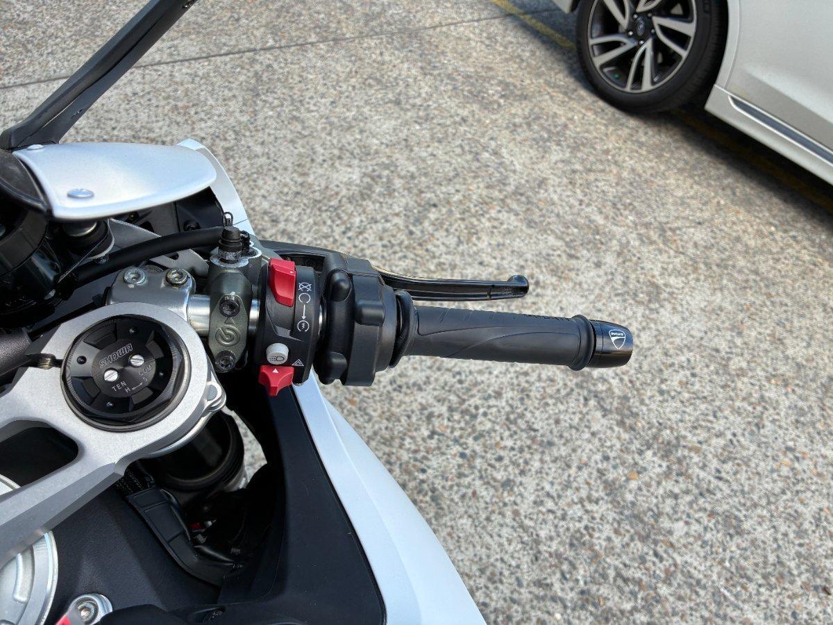 2022 DUCATI PANIGALE V2 SPORTS
