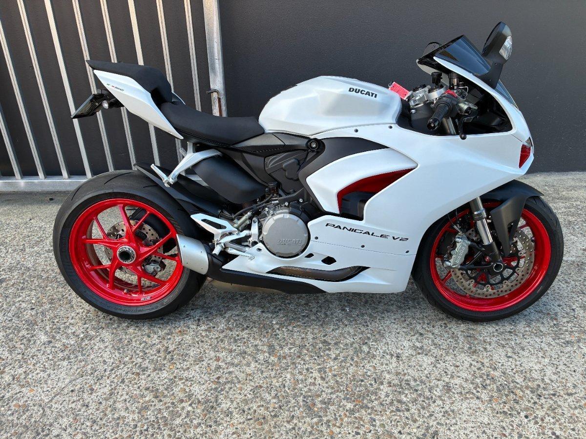 2022 DUCATI PANIGALE V2 SPORTS