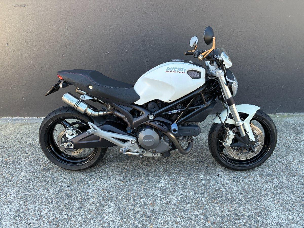 2013 DUCATI MONSTER 696 ROAD
